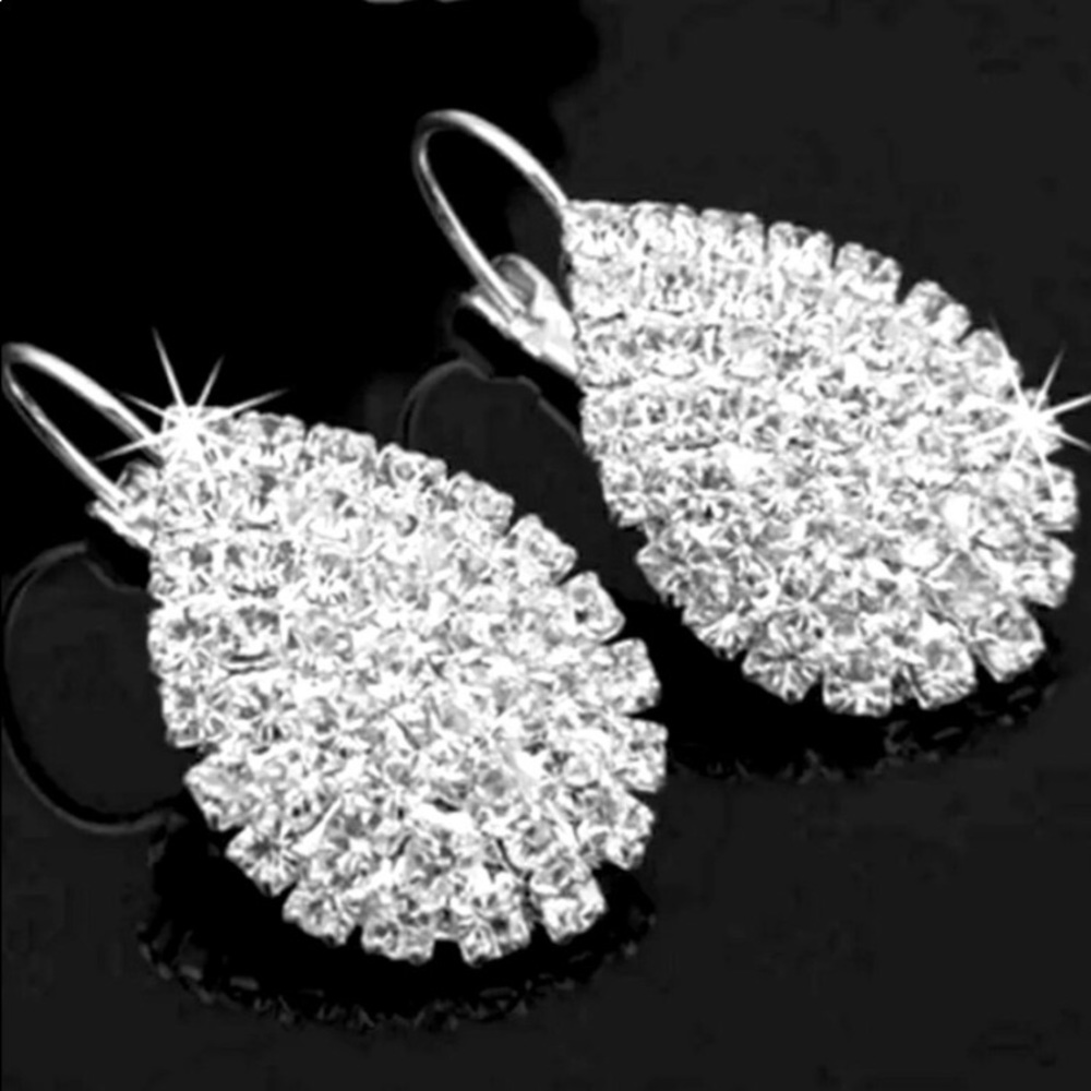 New! Exquisite 925 Silver Water drop White Sapphire Earrings. - Picture 4 of 4